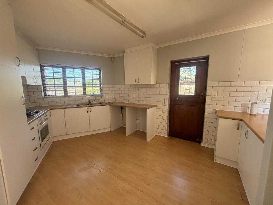 2 Bedroom Property for Sale in Summerstrand Eastern Cape